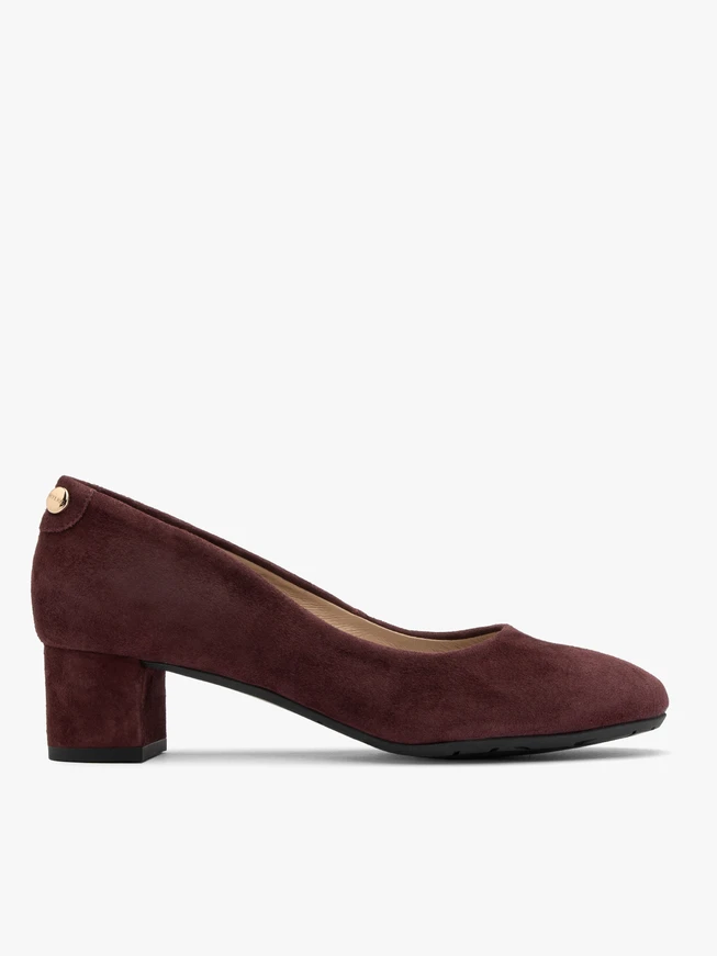 Kastanienbraune niedrige Stiletto-Pumps