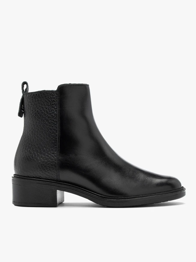 Schwarze Damenstiefel mit Reißverschluss