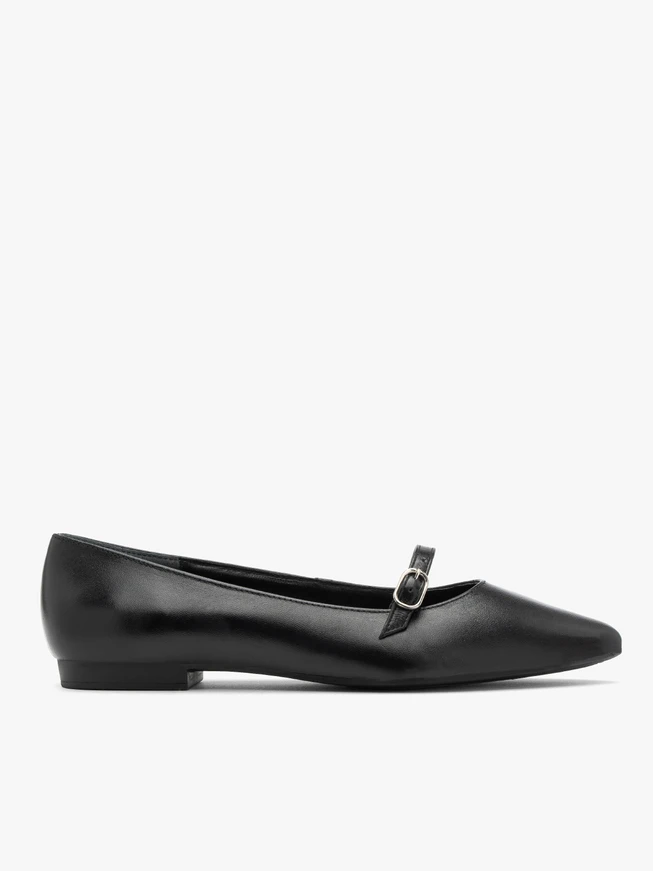 Black pointed ballerinas with strap