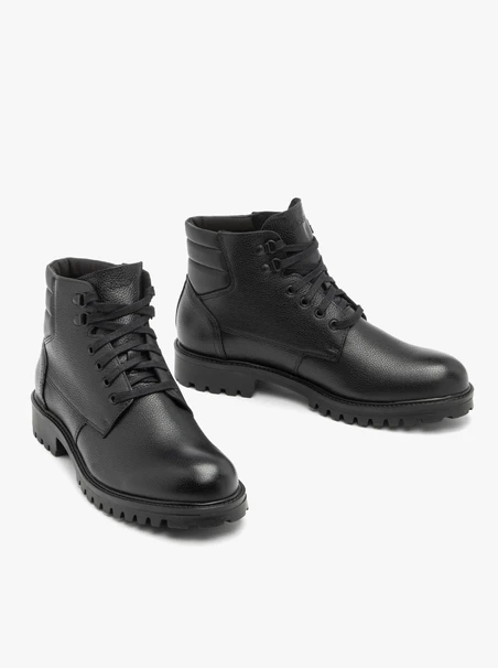 Schwarze Herrenstiefel aus Vollnarbenleder