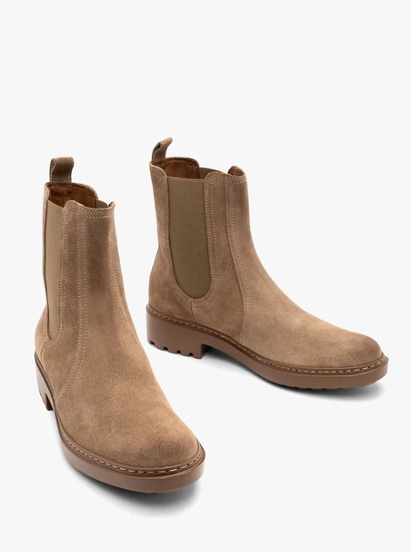 Beigefarbene Damen-Slingbacks aus Veloursleder auf leichtem Grund