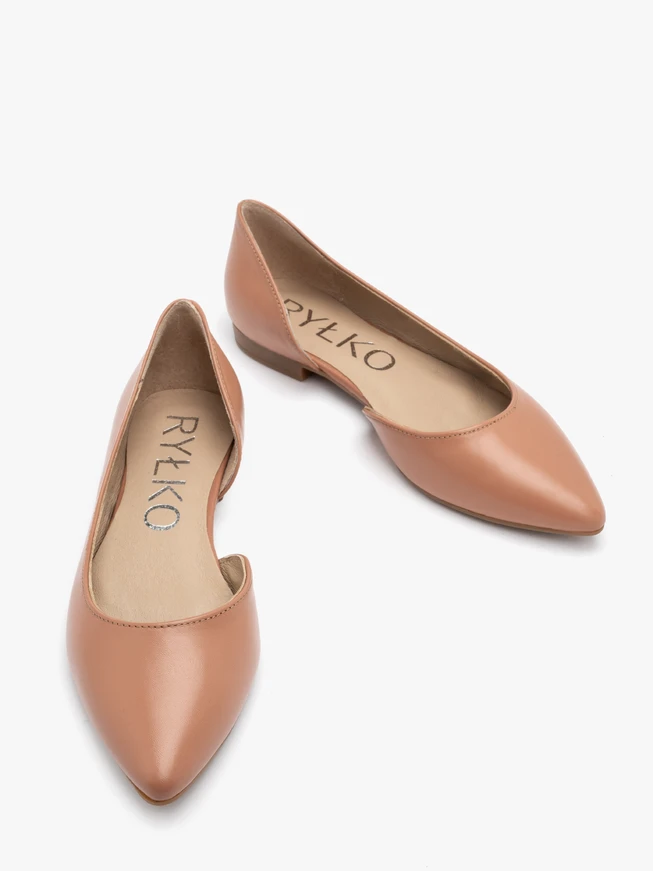 Ballerinas in schmutzigem Rosa