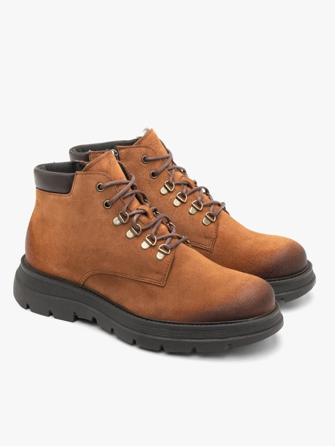 Ginger wool-lined boots with chunky sole