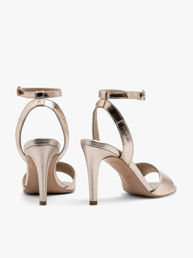 Goldfarbene Stiletto-Sandalen