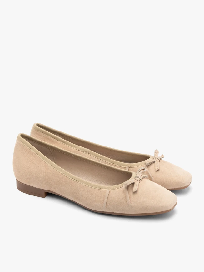 Velvet ballerinas with bow