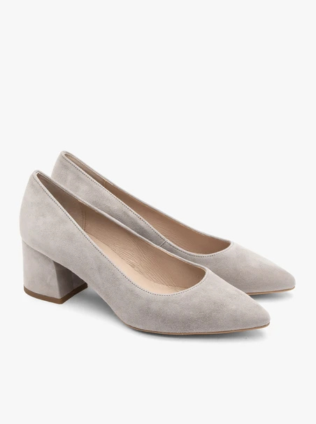 Velours-Pumps mit spitzer Zehe
