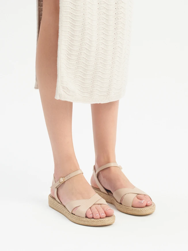 Beige Sandalen