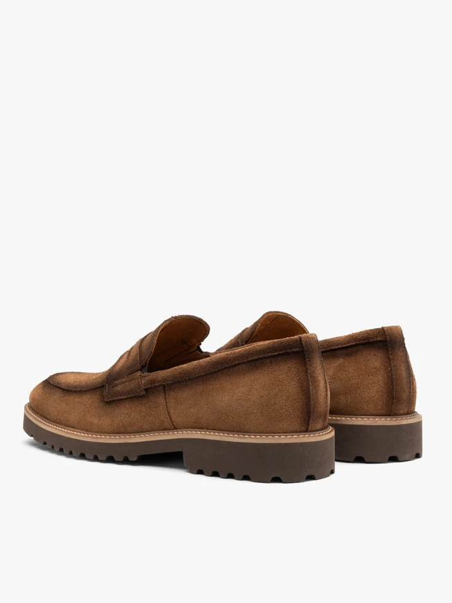 Veloursmokassins im lässigen Stil