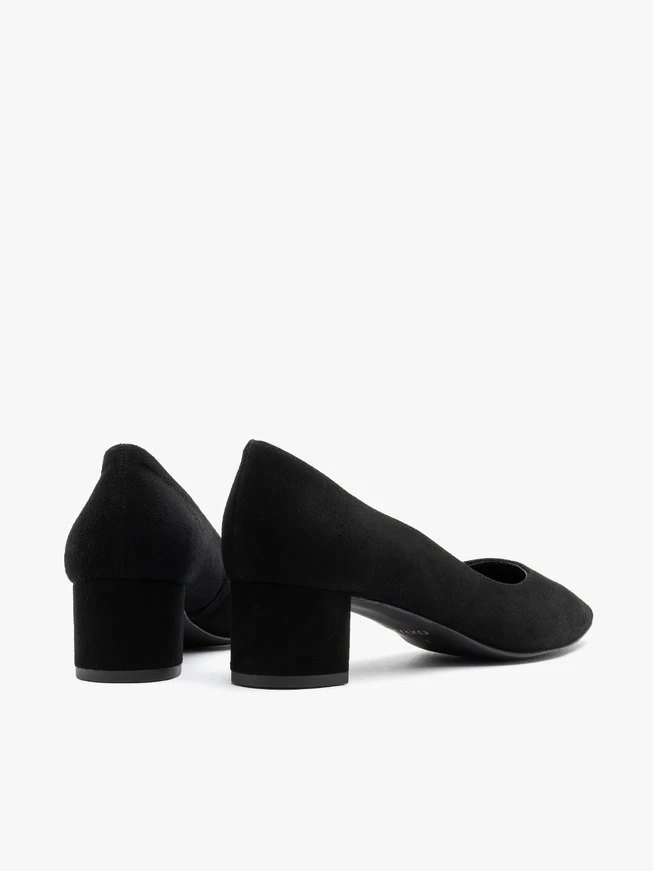 Schwarze Velourspumps
