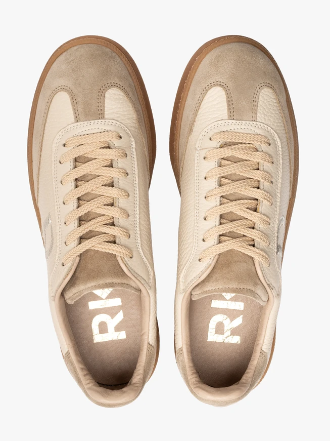 Beige Sporthalbschuhe mit dekorativer Stickerei