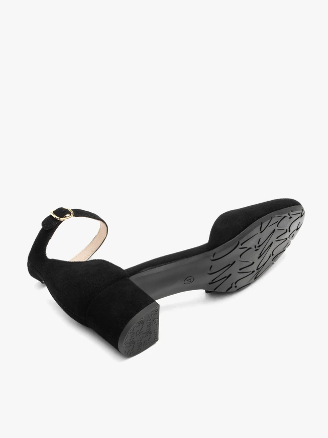 Damen-Pumps aus Veloursleder mit Riemen um den Knöchel