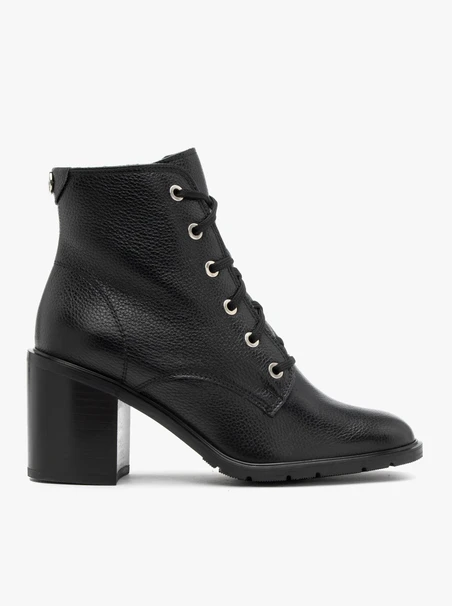 Women’s boots on a chunky block heel