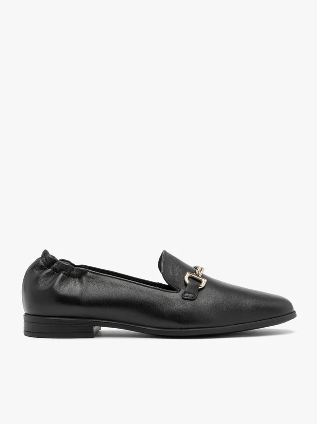 Black women’s flat loafers