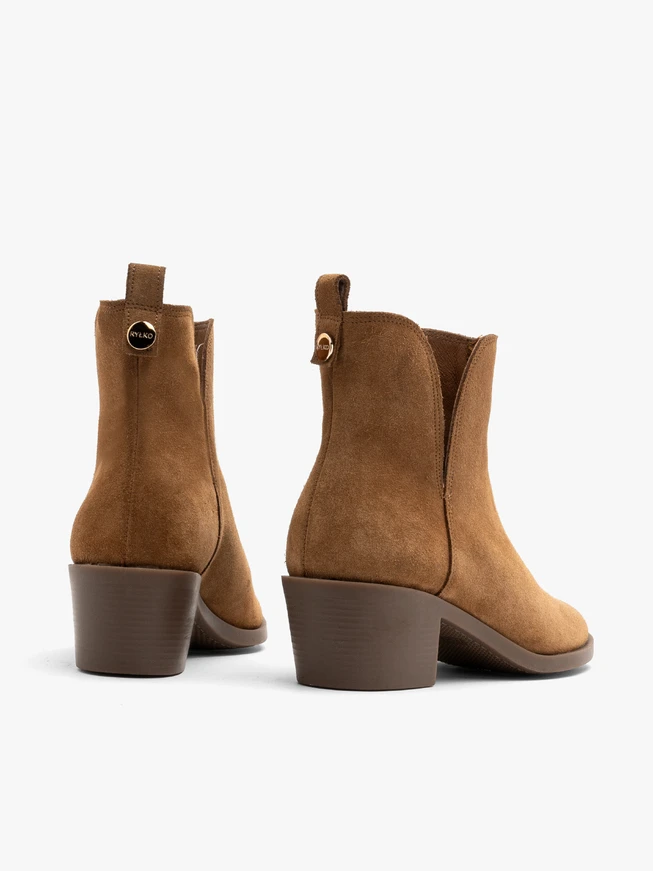 Suede ankle boots with cut-out shaft