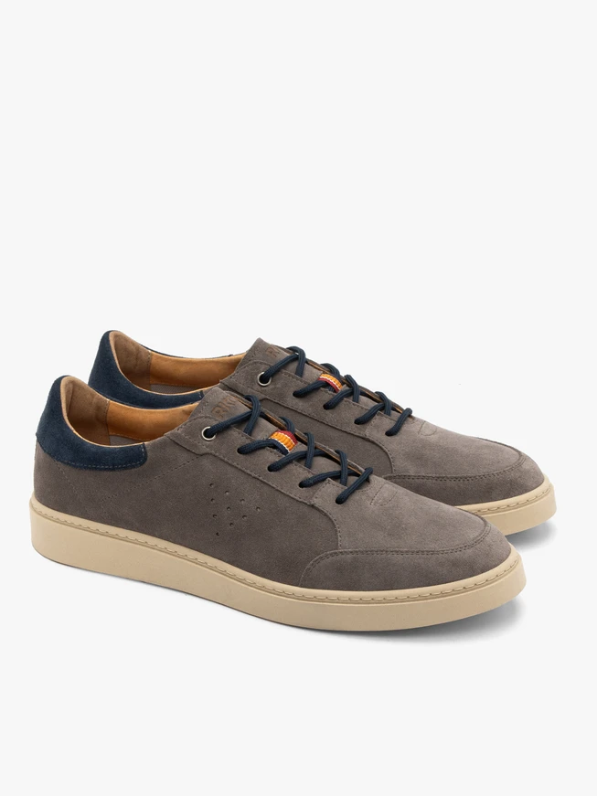 Graue Herrenschnürschuhe