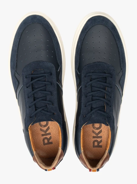 Marineblaue Turnschuhe für Männer