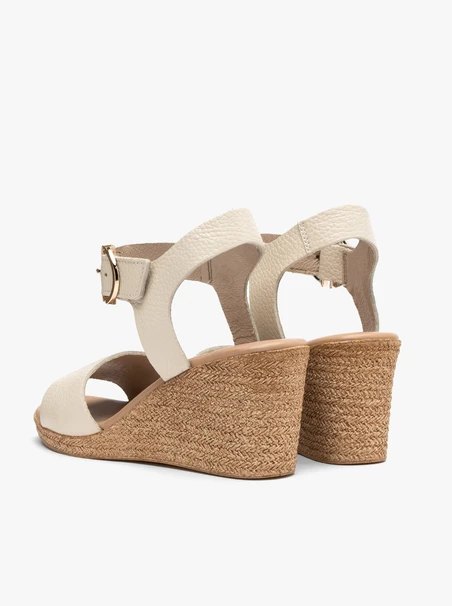 Cremefarbene Damen-Sandalen