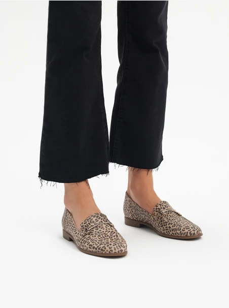 Leopard-print women’s loafers