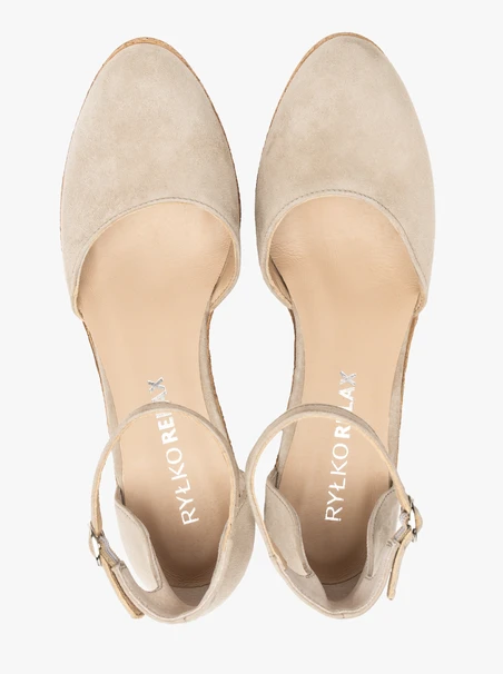 Velvet platform pumps