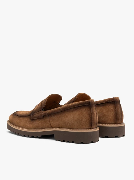 Veloursmokassins im lässigen Stil