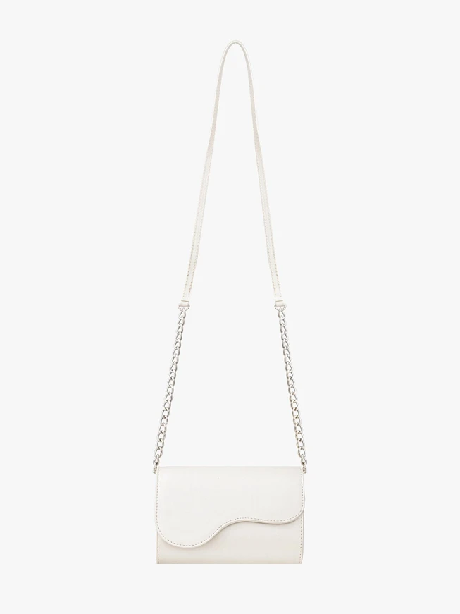 Perlenhandtasche mit dekorativer Klappe