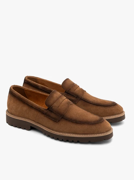 Veloursmokassins im lässigen Stil