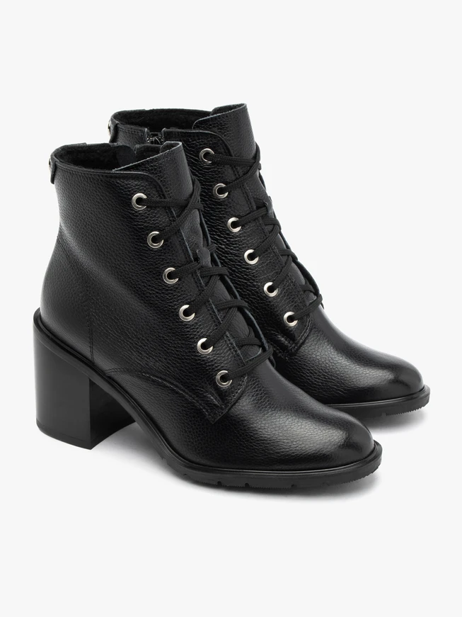 Women’s boots on a chunky block heel