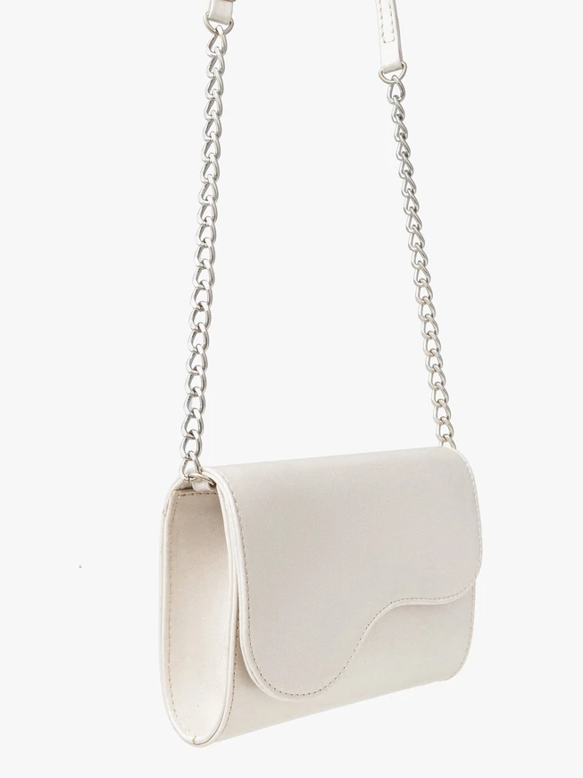 Perlenhandtasche mit dekorativer Klappe