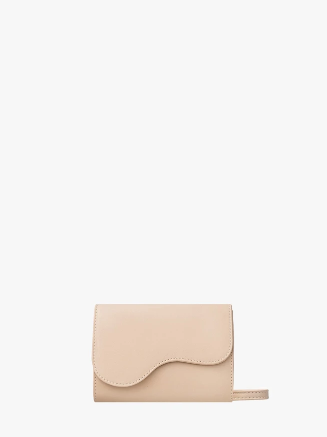 Beige elegante Handtasche mit dekorativer Klappe