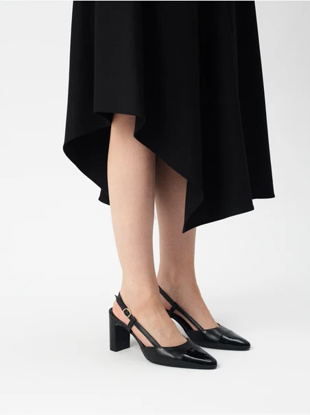 Czarne czółenka slingback bez pięty