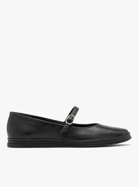 Black ballerinas with strap