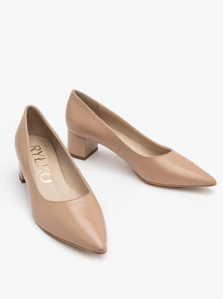 Beigefarbene Pumps mit Stilettoabsatz