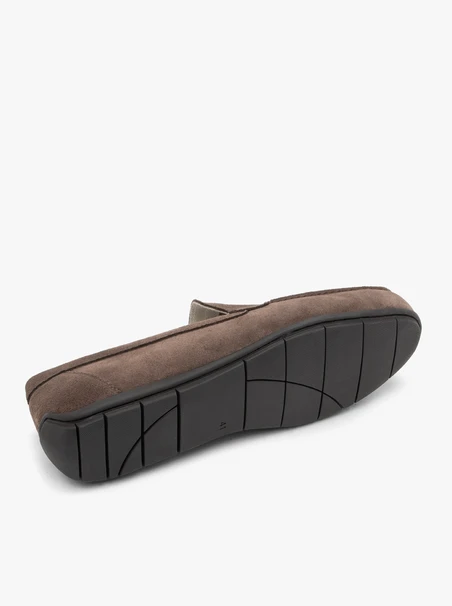 Veloursmokassins im lässigen Stil