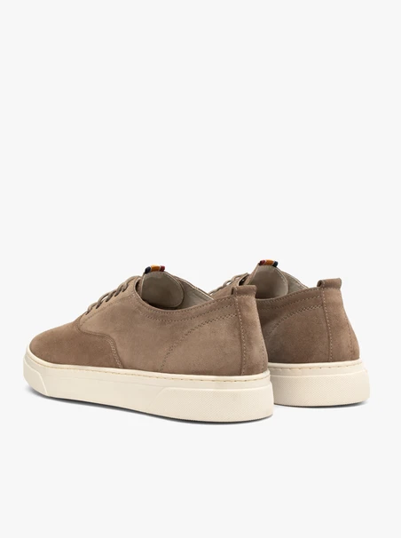 Braune Herrenhalbschuhe mit festem Boden