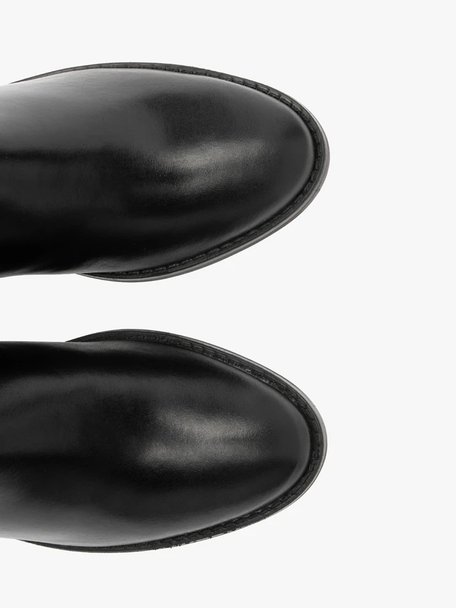 Schwarze klassische Stiefel mit schmalem Schaft