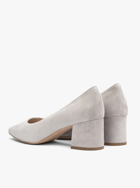 Velours-Pumps mit spitzer Zehe