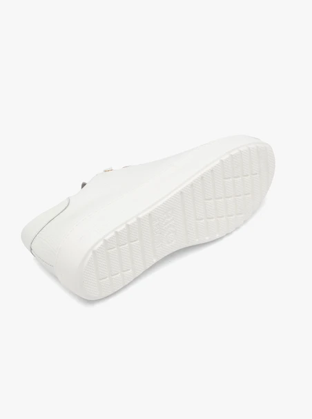 White sporty shoes with lightweight sole
