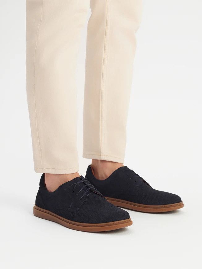 Herrenschnürschuhe mit Perforation