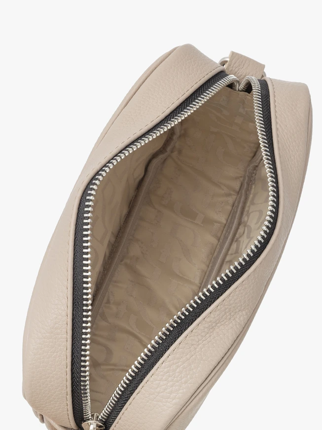 Kleine beige Handtasche mit Quaste