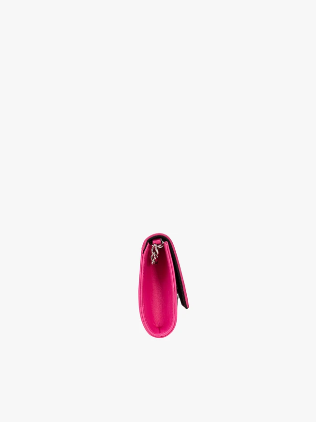 Kleine Handtasche in fuchsia mit silbernen Details