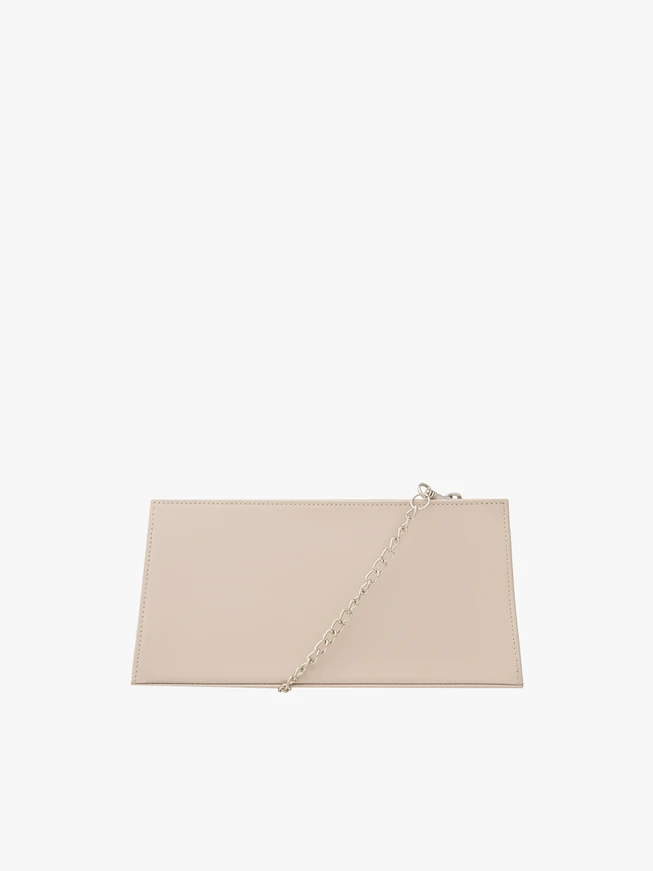 Elegant handbag with chain strap