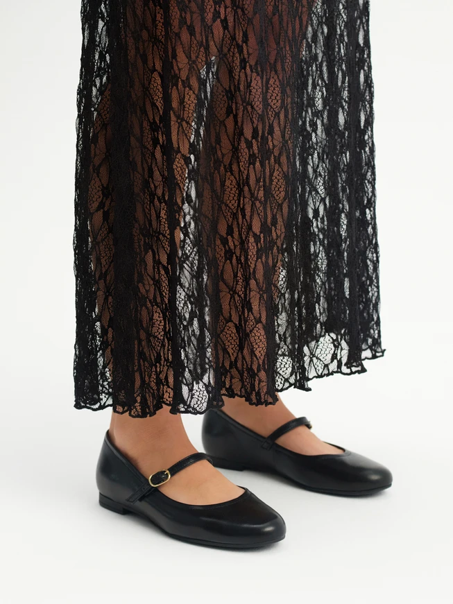 Schwarze Damenballerinas mit Riemen