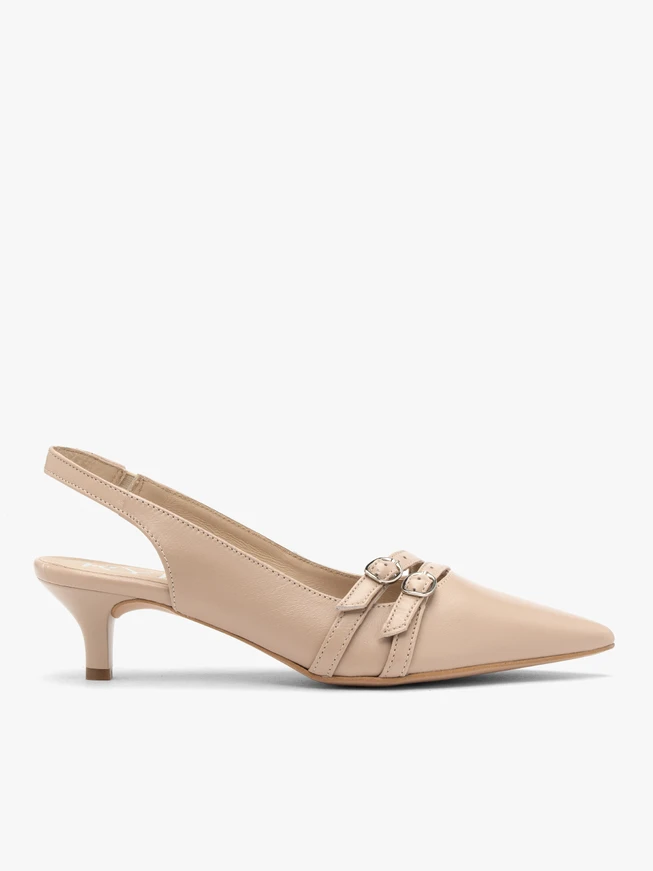 Beigefarbene Slingback-Pumps mit dekorativen Riemchen
