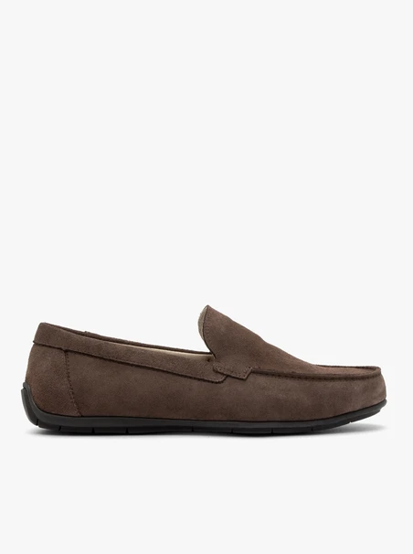 Veloursmokassins im lässigen Stil