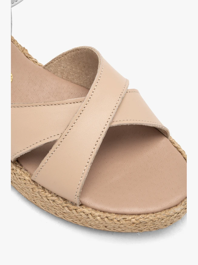 Beige Sandalen