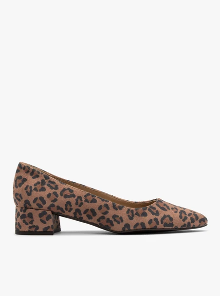 Niedrige Damenpumps mit Leopardenmuster
