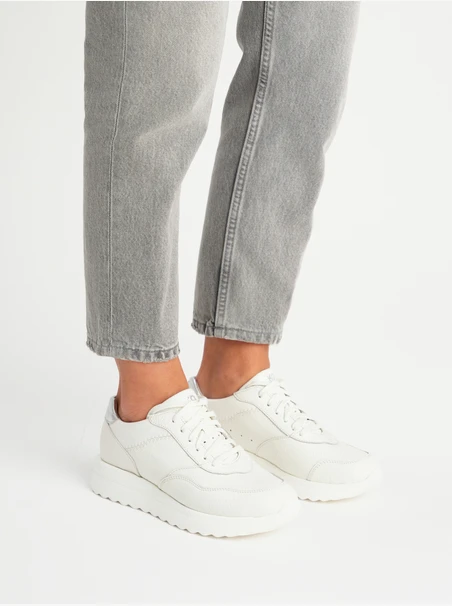 Cream sporty shoes with silver heel insert