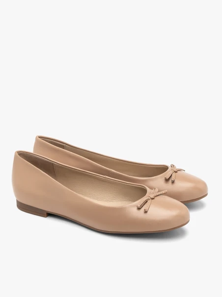 Beige ballerinas with bow