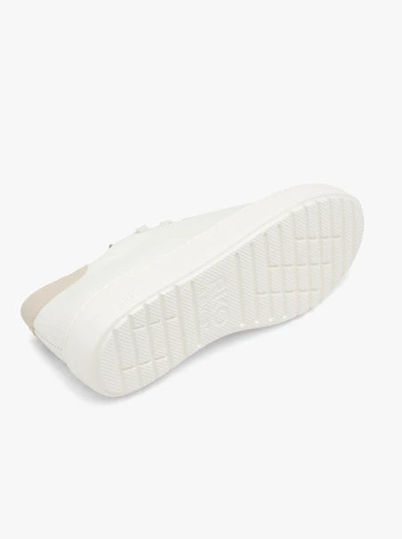 White sporty shoes with lightweight sole