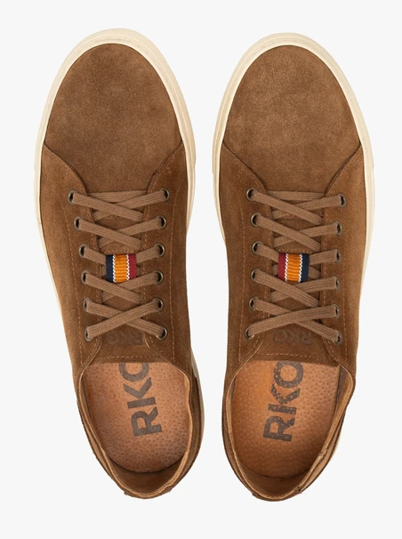 Braune Herrenschuhe aus Veloursleder